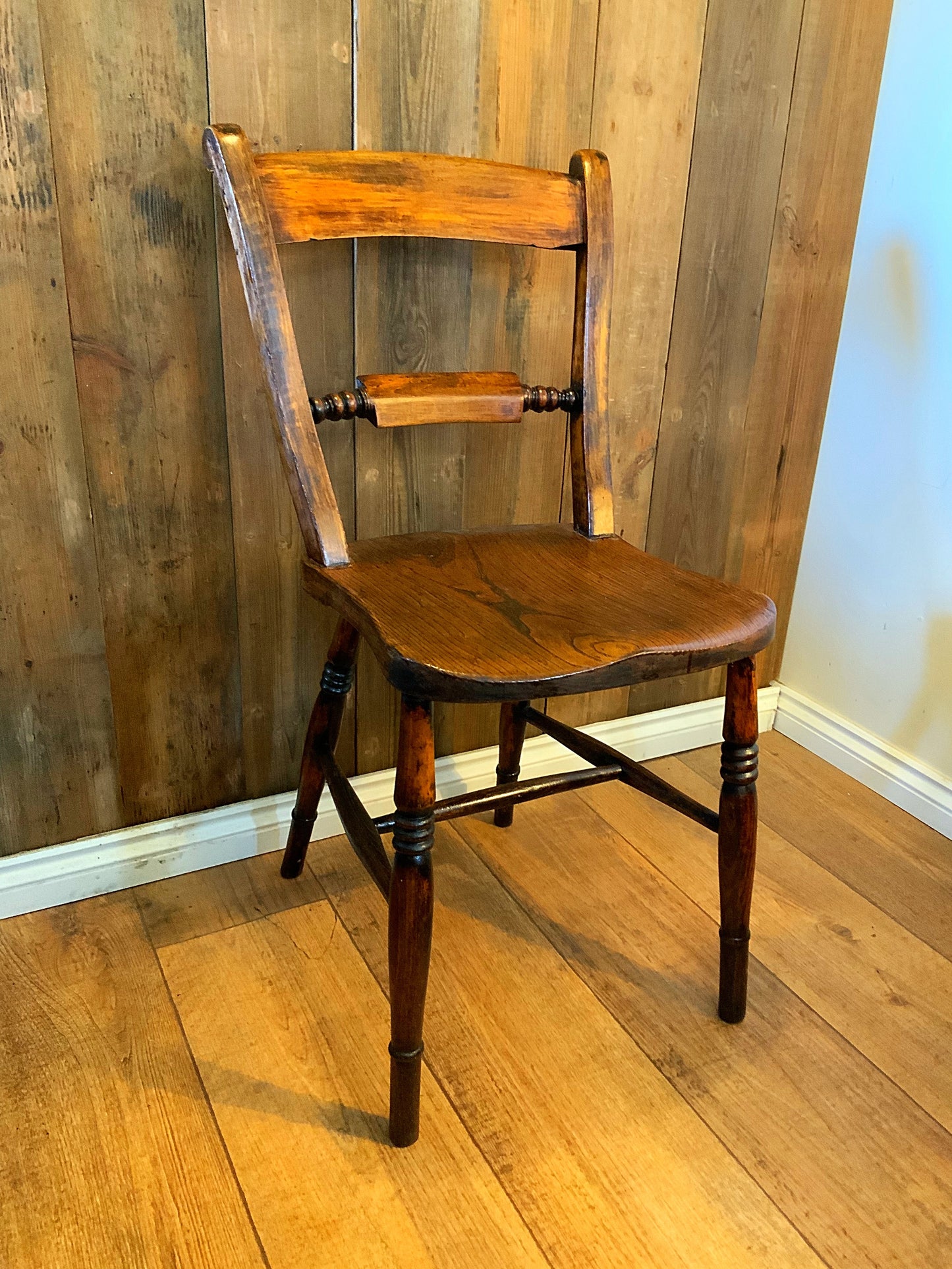 English antique Windsor knife back chair
