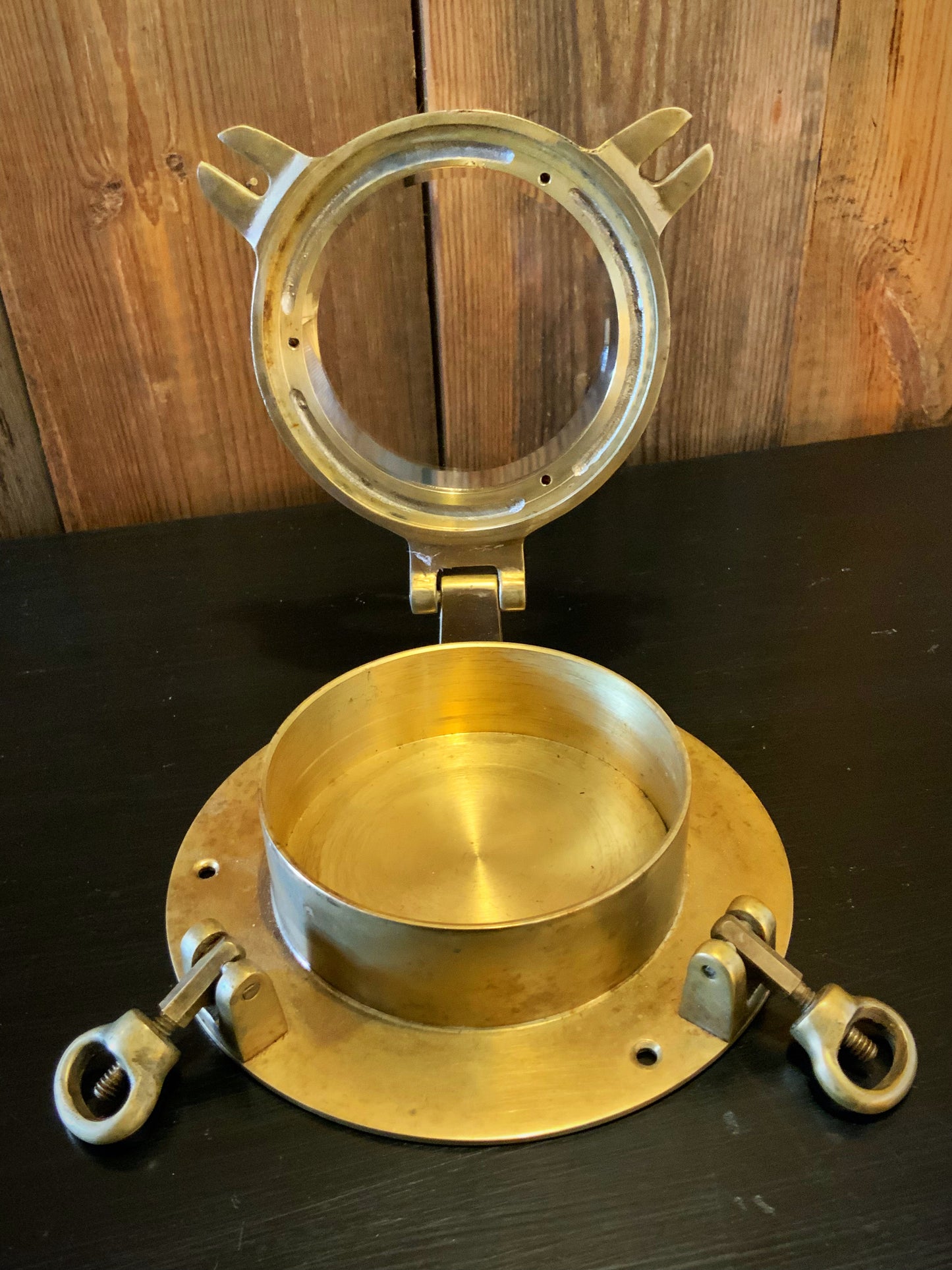 Porthole jewellery box