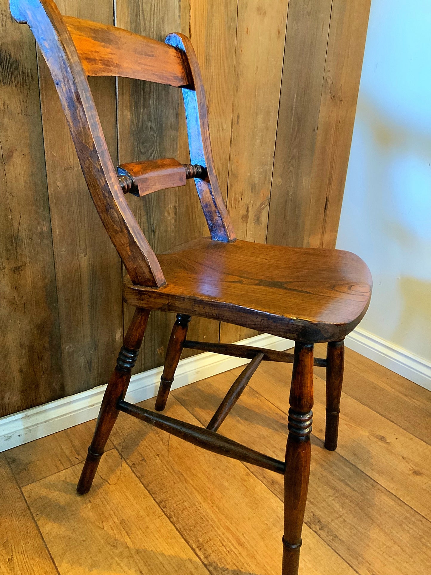 English antique Windsor knife back chair