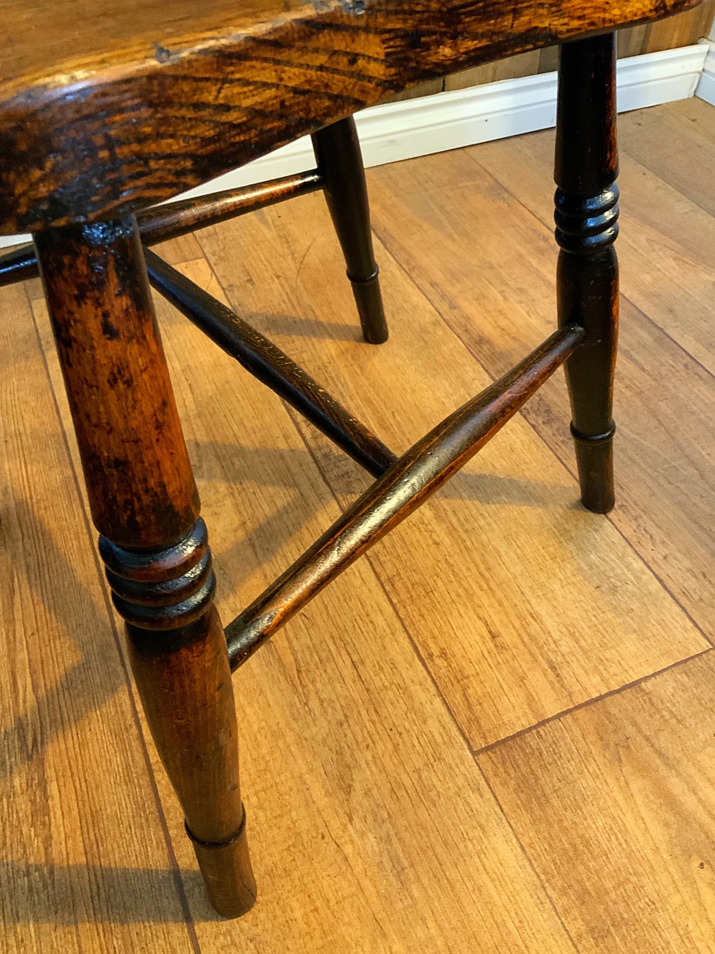English antique Windsor knife back chair