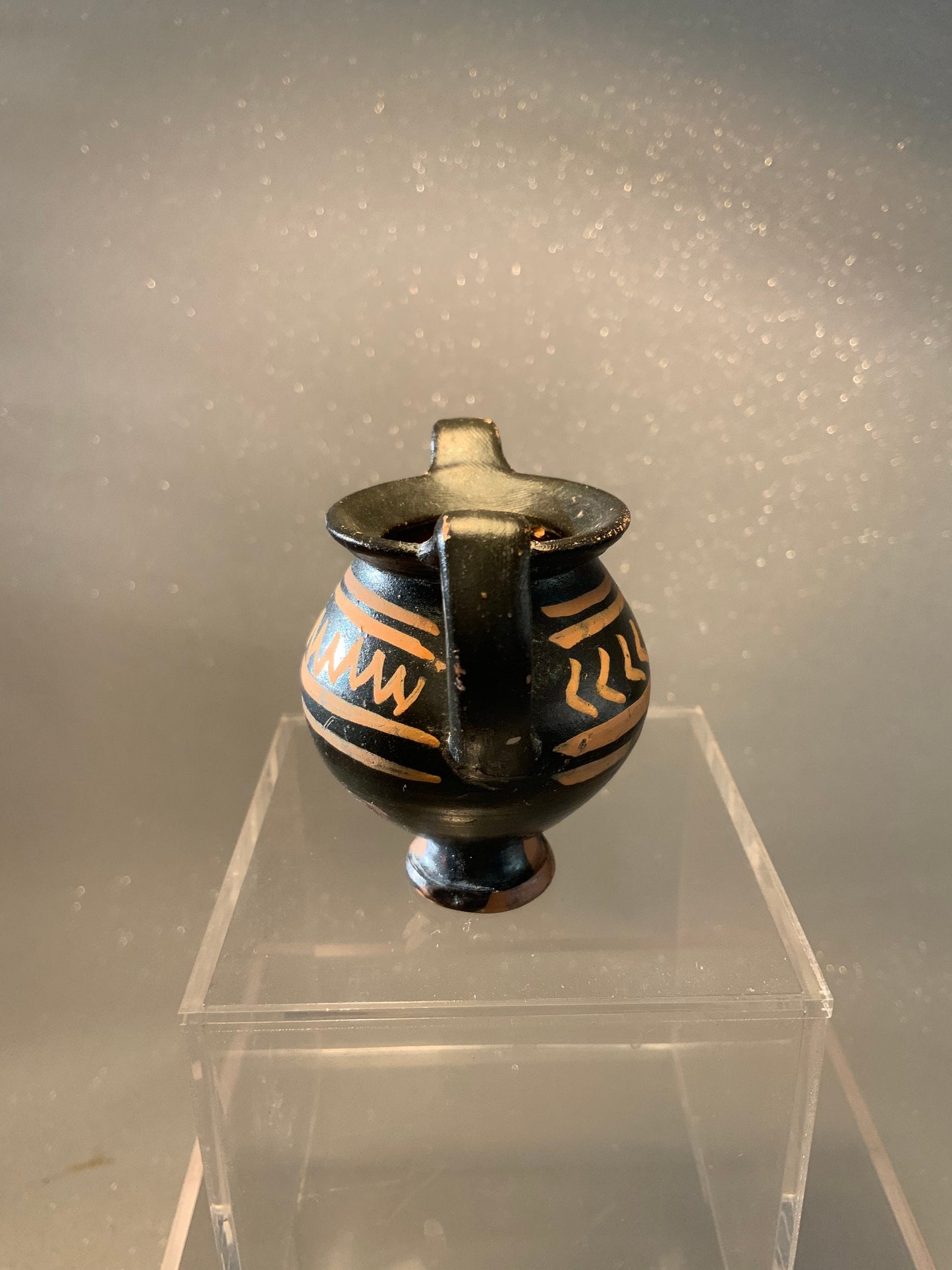 A beautiful ancient Magna Greaca vessel