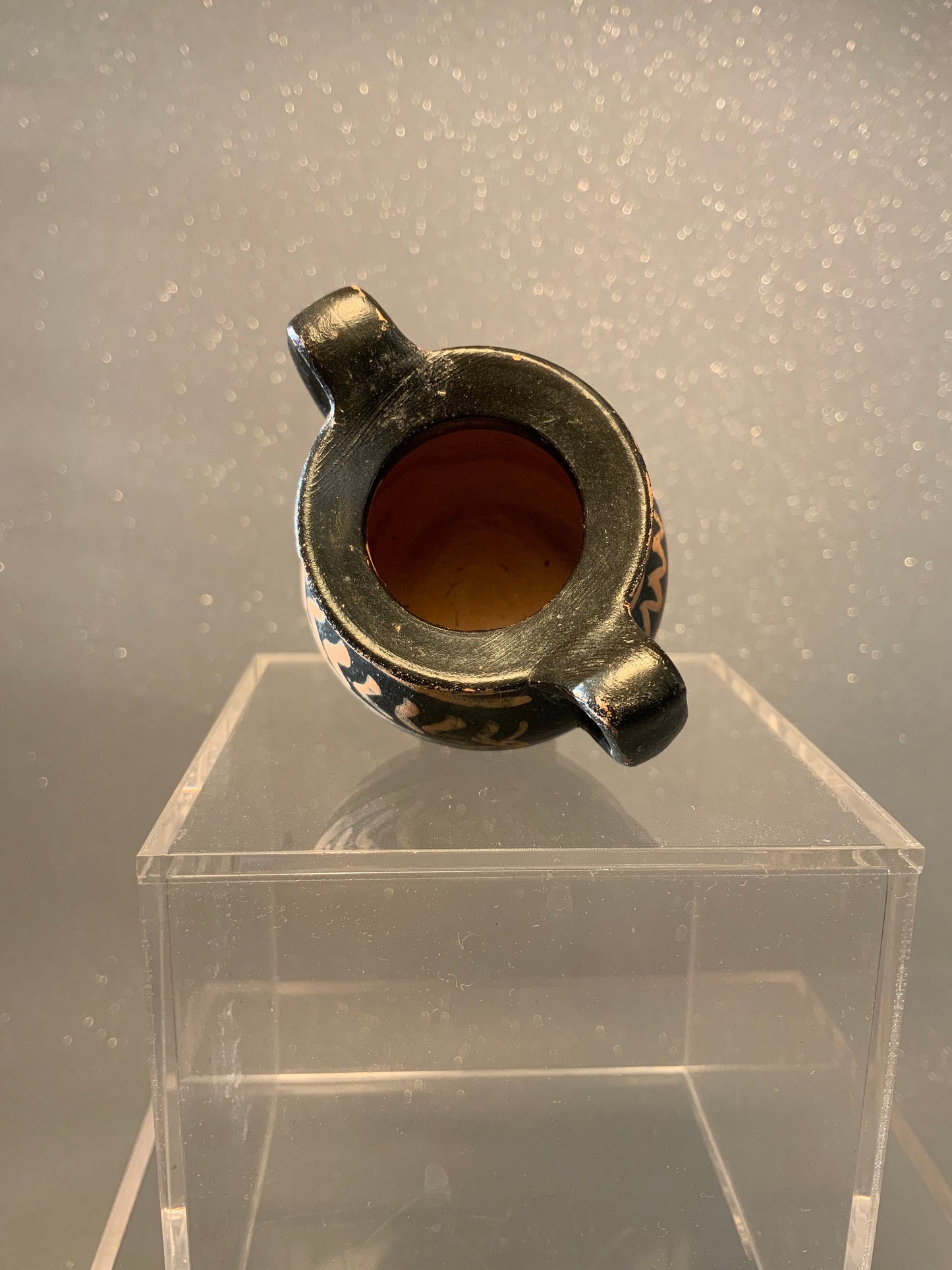 A beautiful ancient Magna Greaca vessel