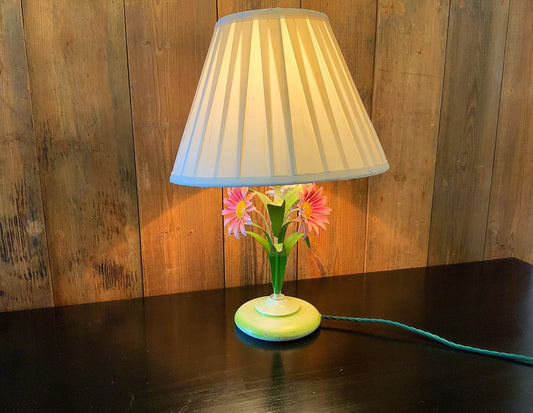 English Hand painted metal flower lamp