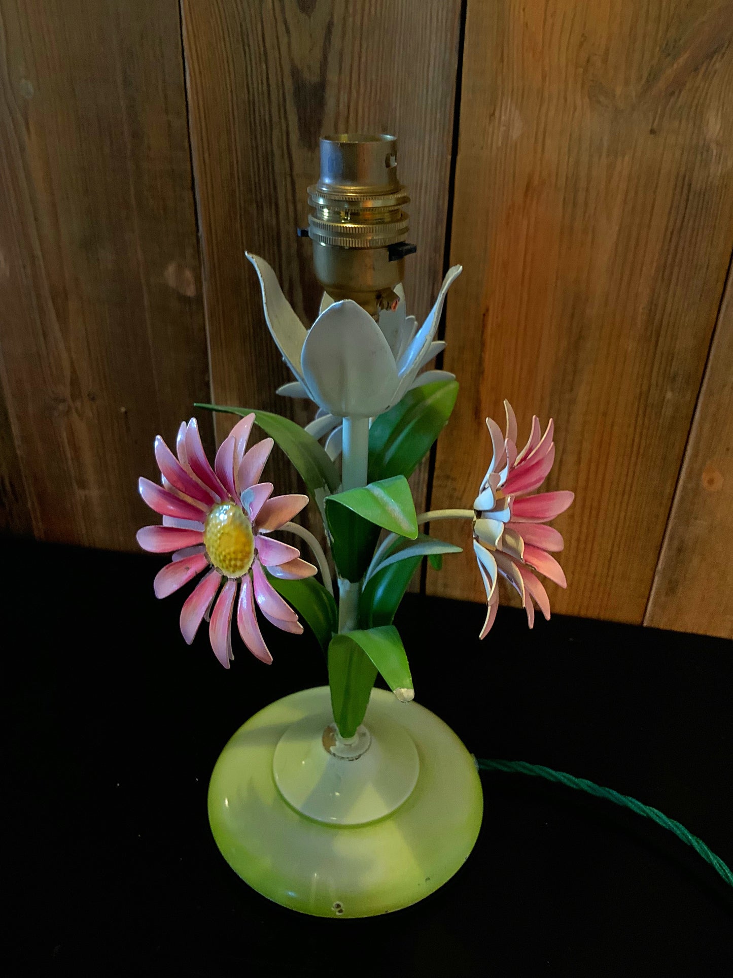 English Hand painted metal flower lamp