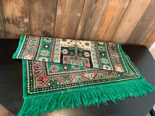 A stunning green rug