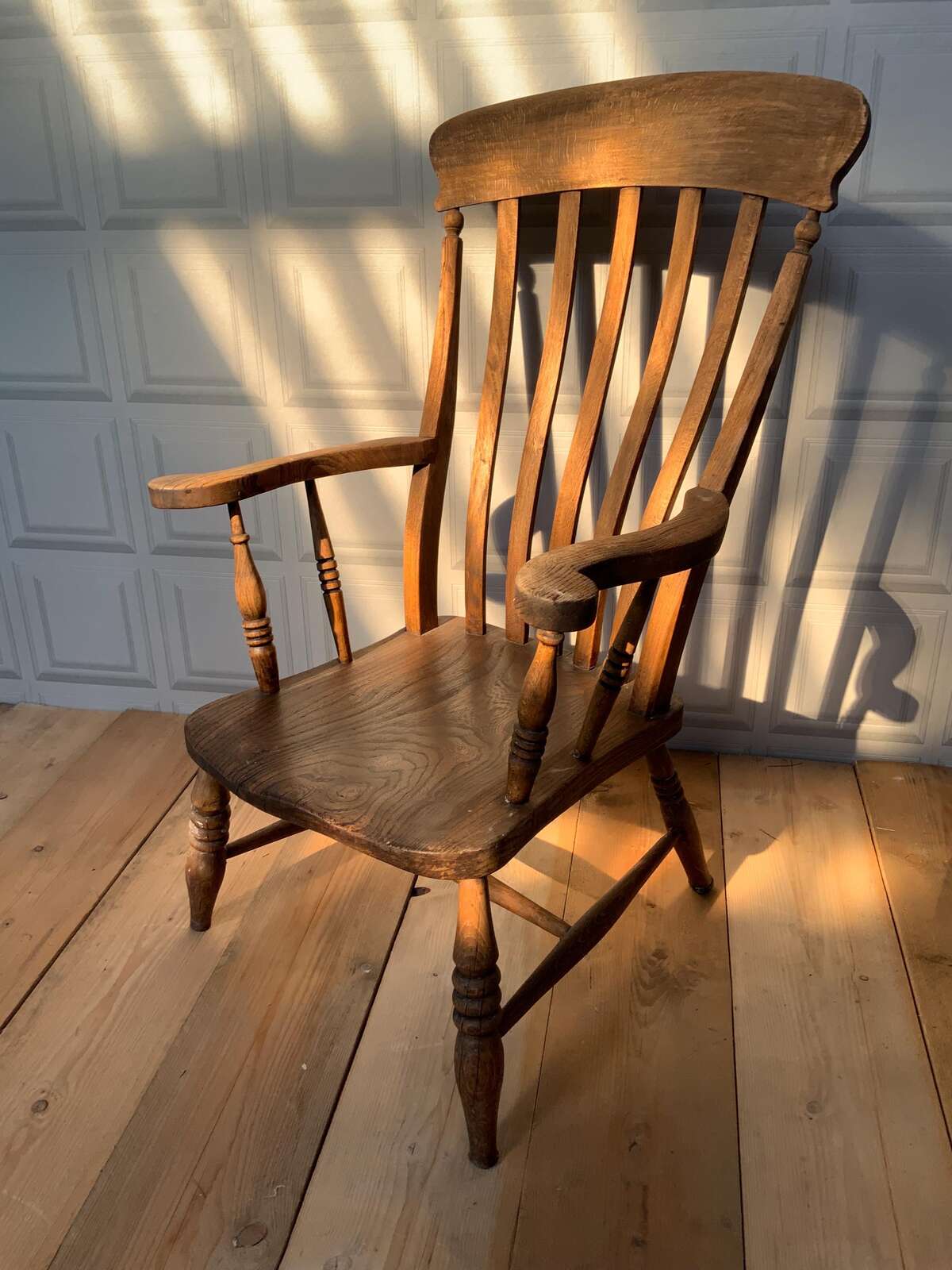 English antique Windsor arm chair