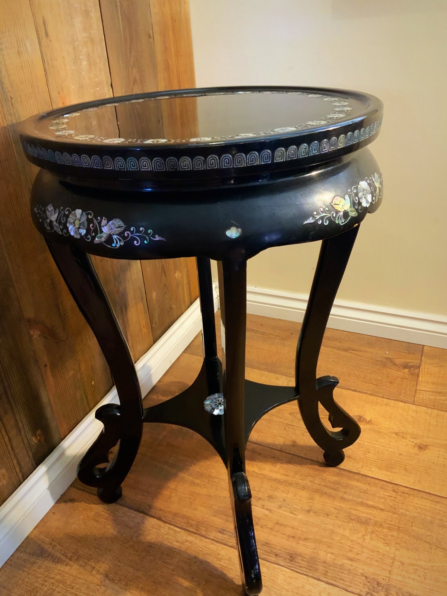 Chinoiserie side table, lacquered table