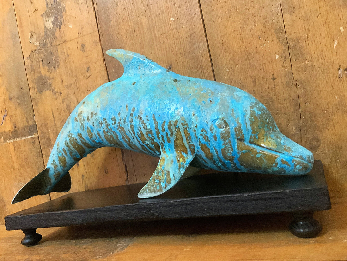 A stunning piece of dolphin art